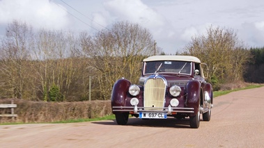 Talbot-Lago T26 Record cabriolet bordeaux face avant capoté travelling