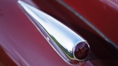 Talbot-Lago T26 Record cabriolet bordeaux feu arrière