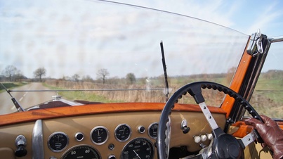 Talbot-Lago T26 Record cabriolet bordeaux tableau de bord travelling 2