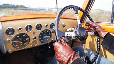 Talbot-Lago T26 Record cabriolet bordeaux tableau de bord travelling