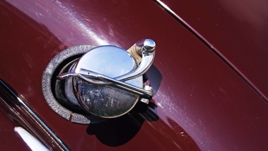 Talbot-Lago T26 Record cabriolet bordeaux trappe à essence