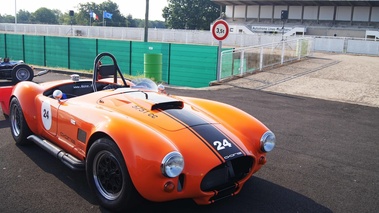 AC Cobra orange 3/4 avant droit