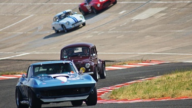 Chevrolet Corvette C2 Stingray bleu 3/4 avant droit