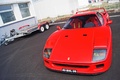 Ferrari F40 rouge face avant penché