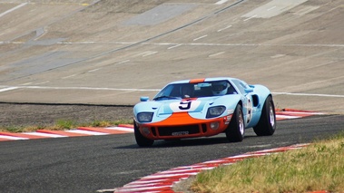 Ford GT40 Gulf 3/4 avant gauche