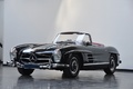 Mercedes Benz 300 SL, noir 3-4 avg