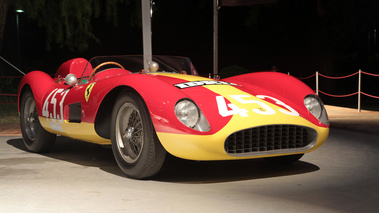 Vente RM Auctions - Ferrari rouge/jaune 3/4 avant droit