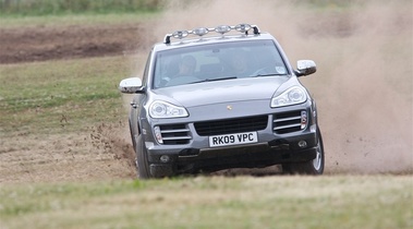 Porsche Cayenne, grise, action face