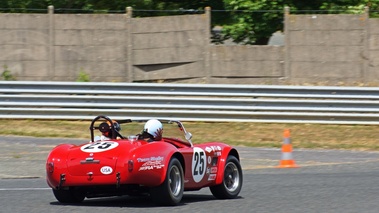 AC Cobra rouge 3/4 arrière droit filé