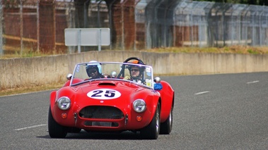 AC Cobra rouge 3/4 avant gauche