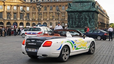 Bentley Continental GTC blanc/noir 3/4 arrière droit filé