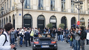 Porsche 997 Carrera 4 Cabriolet noir face arrière