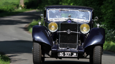 Delage bleu face avant