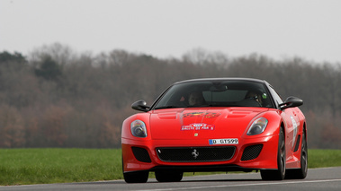 Ferrari 599 GTO rouge 3/4 avant gauche