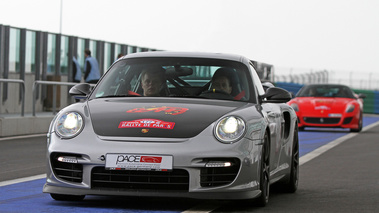 Porsche 997 GT2 RS gris 3/4 avant gauche