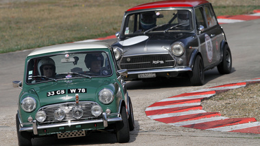 Austin Mini vert face avant penché