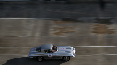 Chevrolet Corvette C2 gris filé