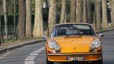 Porsche 911 Carrera orange face avant