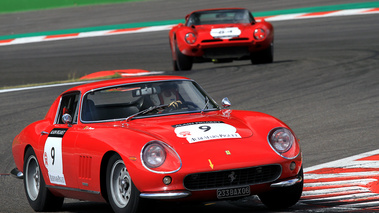 Ferrari 275 GTB SWB rouge 3/4 avant droit