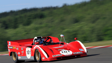 Ferrari rouge 3/4 avant droit filé penché