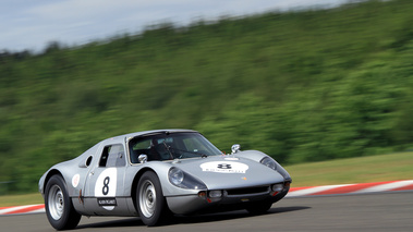 Porsche 904 GTS gris 3/4 avant droit filé penché