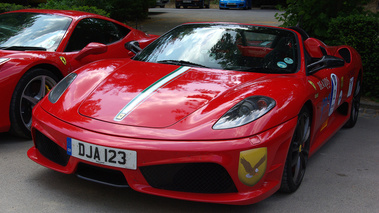 Ferrari 430 Scuderia 16M rouge 3/4 avant gauche