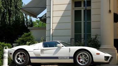 Ford GT blanc profil