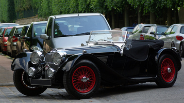 Jaguar SS100 noir 3/4 avant gauche