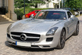 Mercedes SLS AMG gris 3/4 avant gauche