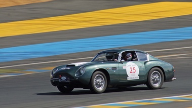 Aston Martin DB4 GT Zagato vert 3/4 avant gauche filé