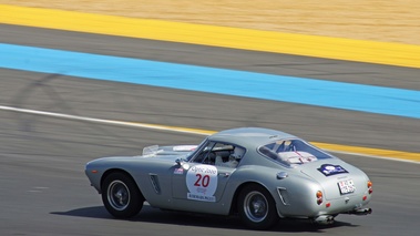 Ferrari 250 GT SWB gris 3/4 arrière gauche filé vue de haut