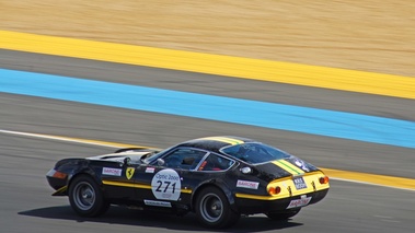 Ferrari 365 GTB/4 Daytona Gr.IV noir 3/4 arrière gauche filé vue de haut