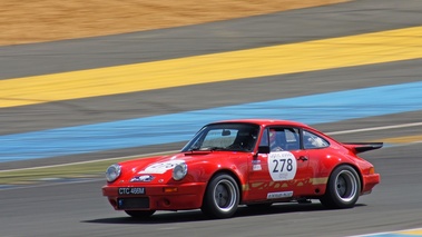 Porsche 911 Carrera 3.0 RSR rouge 3/4 avant gauche filé