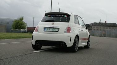 Abarth 500 Esseesse - Blanche - 3/4 arrière droit dynamique