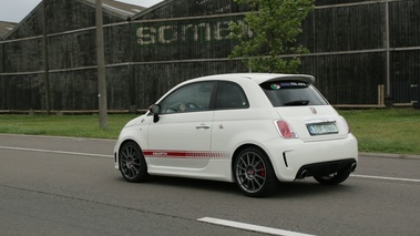 Abarth 500 Esseesse - Blanche  - 3/4 arrière gauche dynamique