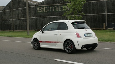 Abarth 500 Esseesse - Blanche  - 3/4 arrière gauche dynamique