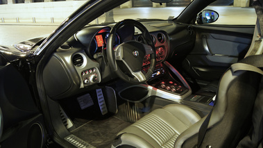 Alfa Romeo 8C Competizione noir intérieur