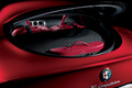 Alfa Romeo 8C Competizione rouge hayon
