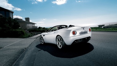 Alfa Romeo 8C Competizione Spider Blanche 3/4 AR