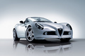 Alfa Romeo 8C Spider blanc 3/4 avant droit