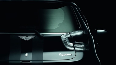 Aston Martin Black - noire - hayon + feu arrière droit