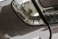Aston Martin Cygnet anthracite logo coffre debout