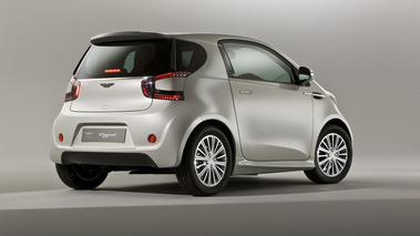 Aston Martin Cygnet - gris - 3/4 arrière droit
