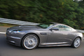 Aston Martin DBS anthracite profil travelling 2
