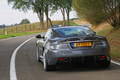 Aston Martin DBS & V12 Vantage RS anthracite 3/4 arrière gauche travelling 3