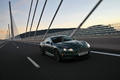 Aston Martin DBS vert 3/4 avant droit travelling penché 2