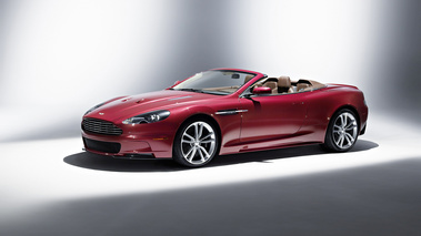 Aston Martin DBS Volante bordeau profil