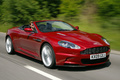 Aston Martin DBS Volante rouge 3/4 avant droit travelling 2