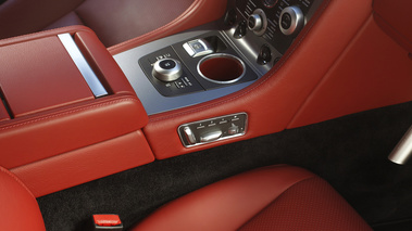 Aston Martin Rapide anthracite console centrale