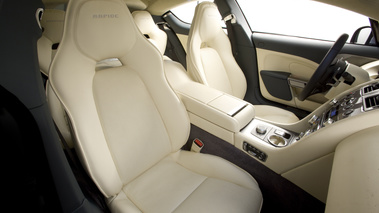 Aston Martin Rapide bleu intérieur 4